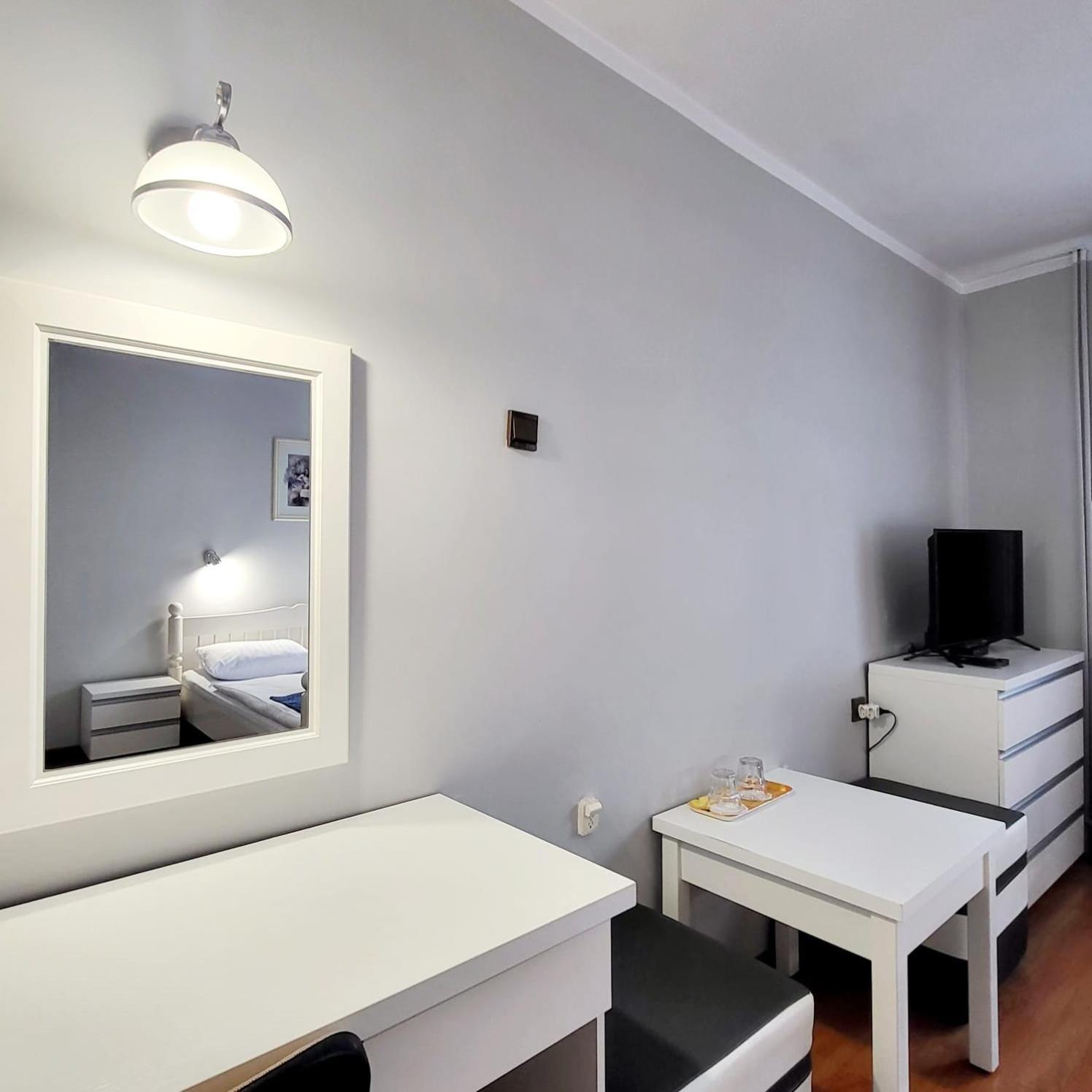 Hotel Piast Мишлібуж Екстер'єр фото