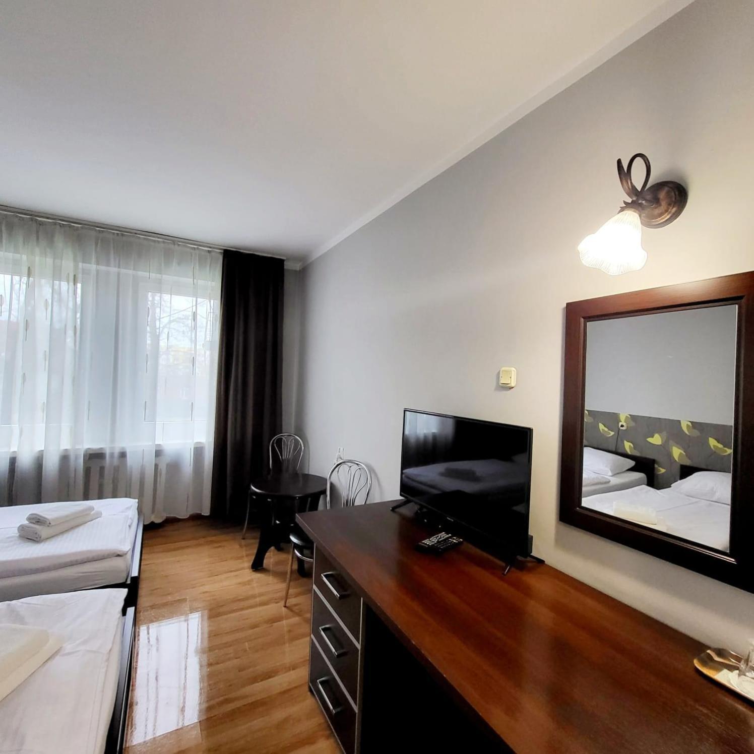 Hotel Piast Мишлібуж Екстер'єр фото
