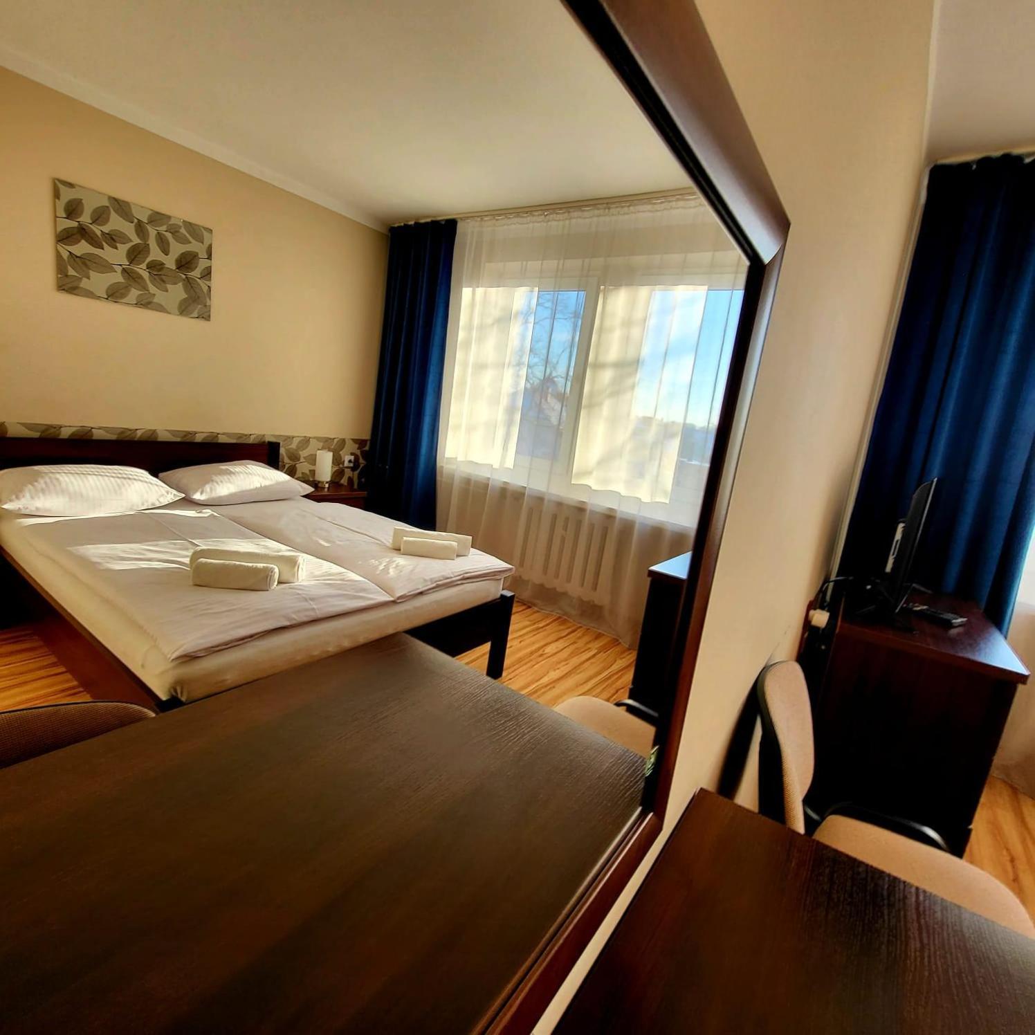 Hotel Piast Мишлібуж Екстер'єр фото