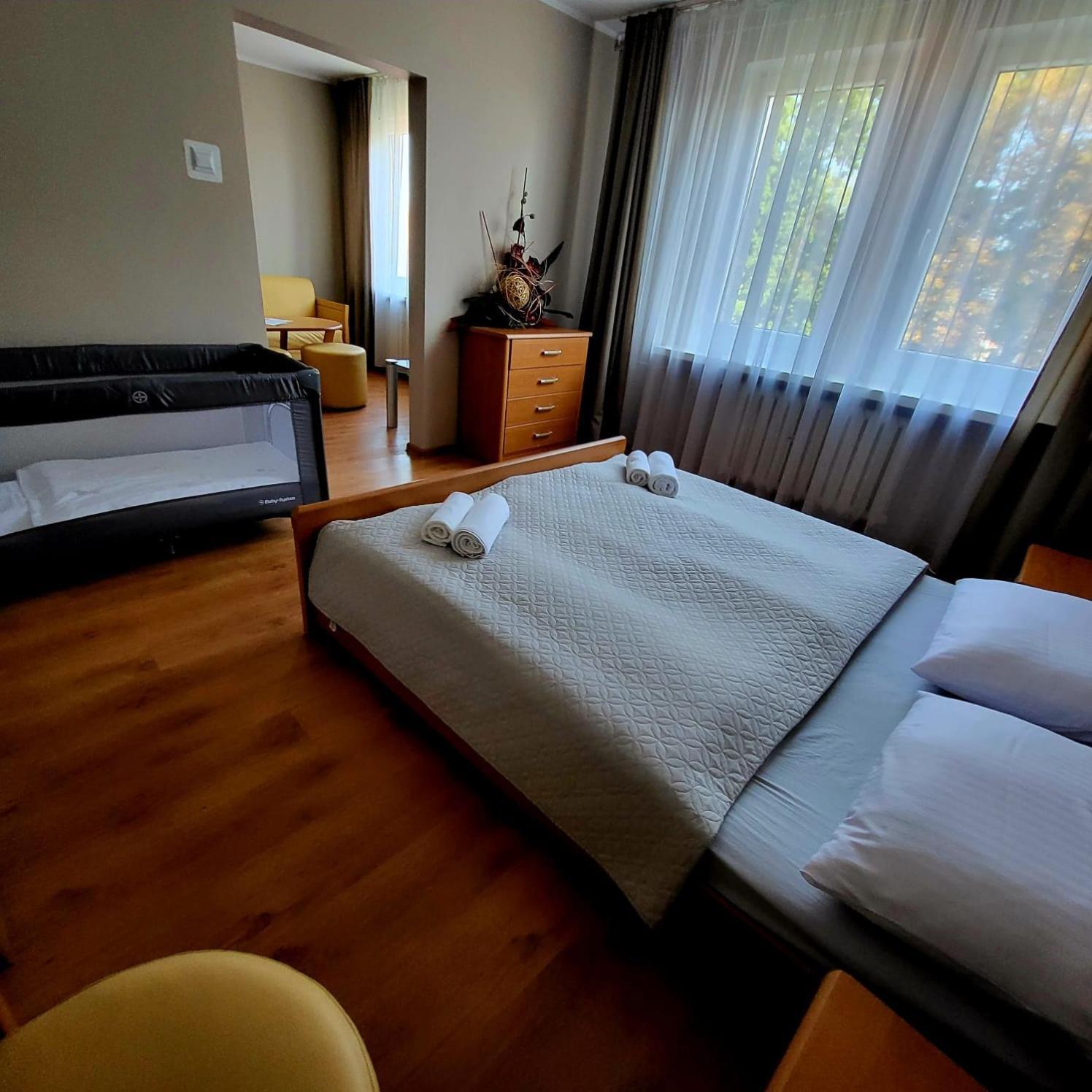 Hotel Piast Мишлібуж Екстер'єр фото