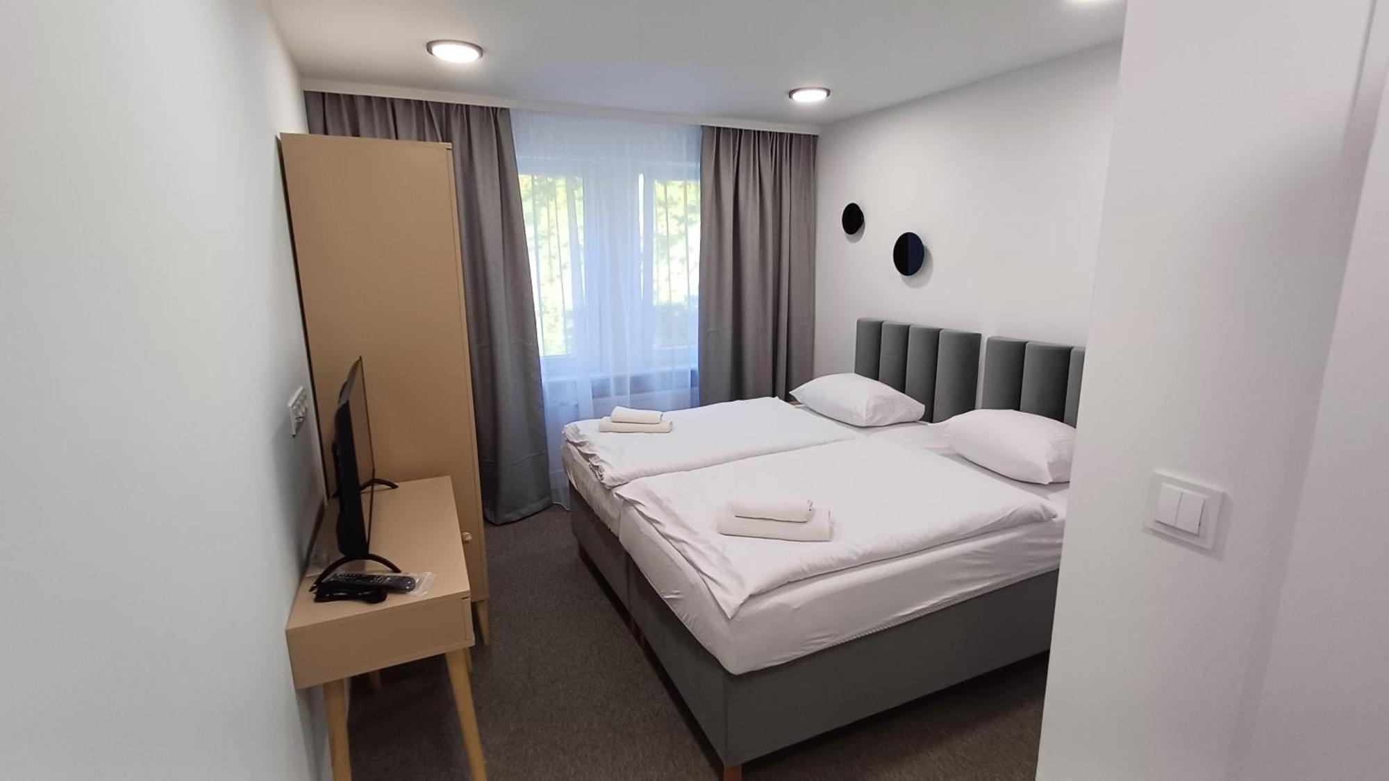 Hotel Piast Мишлібуж Екстер'єр фото