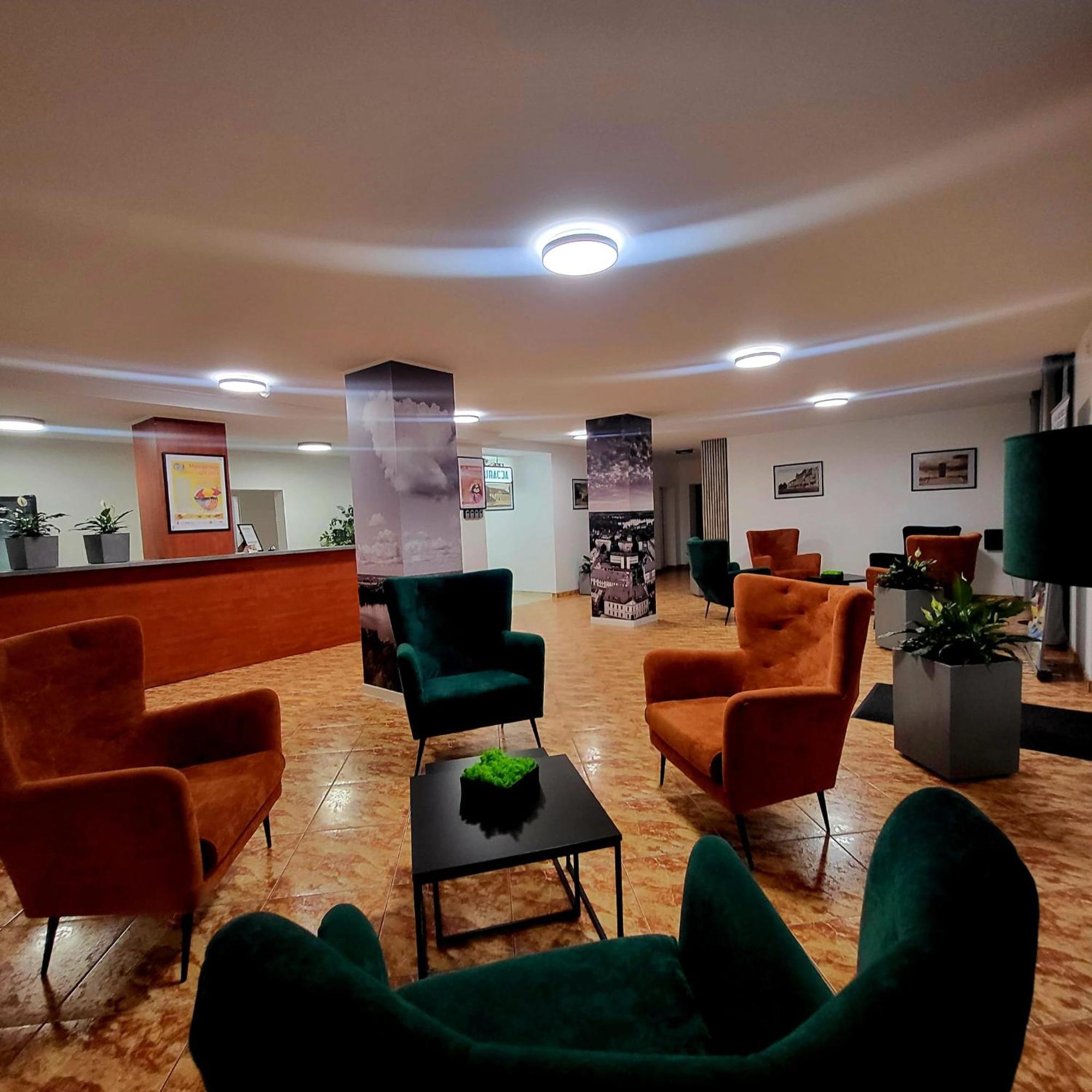 Hotel Piast Мишлібуж Екстер'єр фото