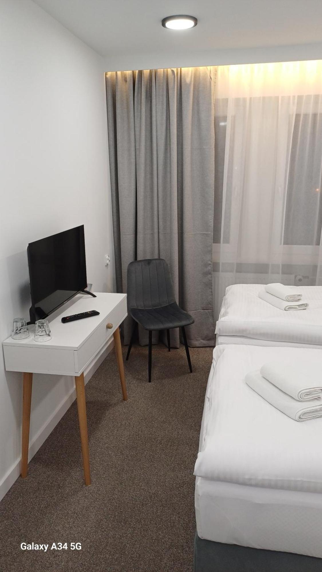 Hotel Piast Мишлібуж Екстер'єр фото
